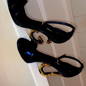 Dolce and gabbana sculpted heel patent leather sandal